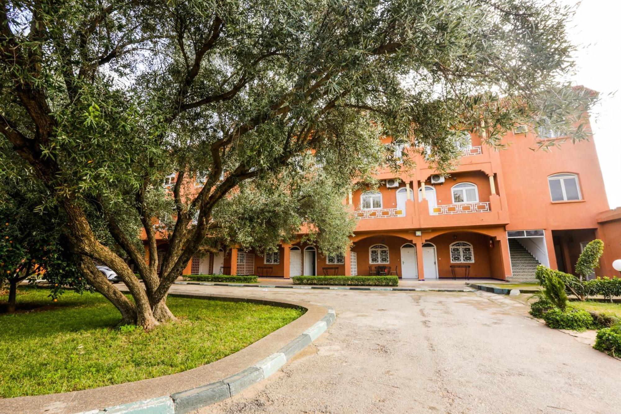 Complexe El Bassatine Hotel Beni Mellal Exterior photo